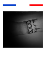 Tatouage poignet mandale points femme temporaire